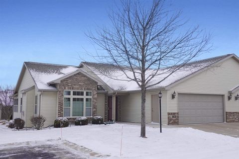 Photo of 1383 MOONLIGHT Lane, FOND DU LAC, WI 54937 (MLS # 50321620)