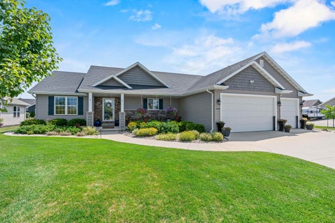 Photo of 4702 N WREN Drive, APPLETON, WI 54913 (MLS # 50330388)