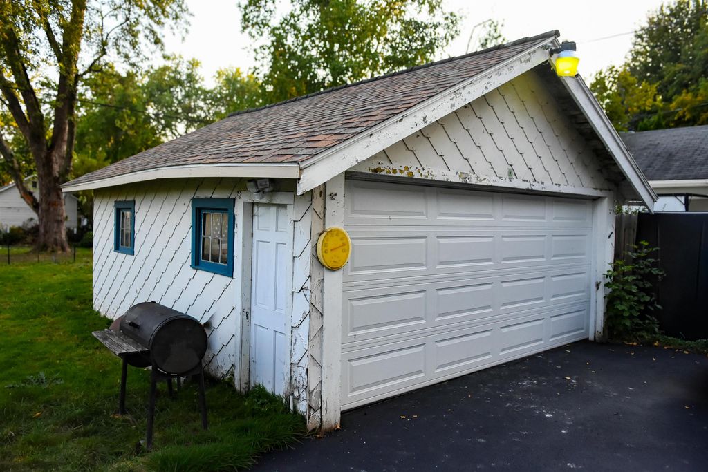 Photo of 1011 W OKLAHOMA Street, APPLETON, WI 54914 (MLS # 50315410)