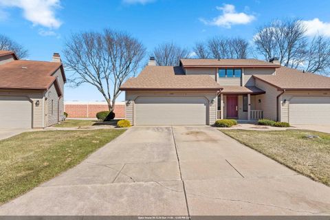 Photo of 2409 CEDAR RIDGE Court #C, GREEN BAY, WI 54313 (MLS # 50323484)