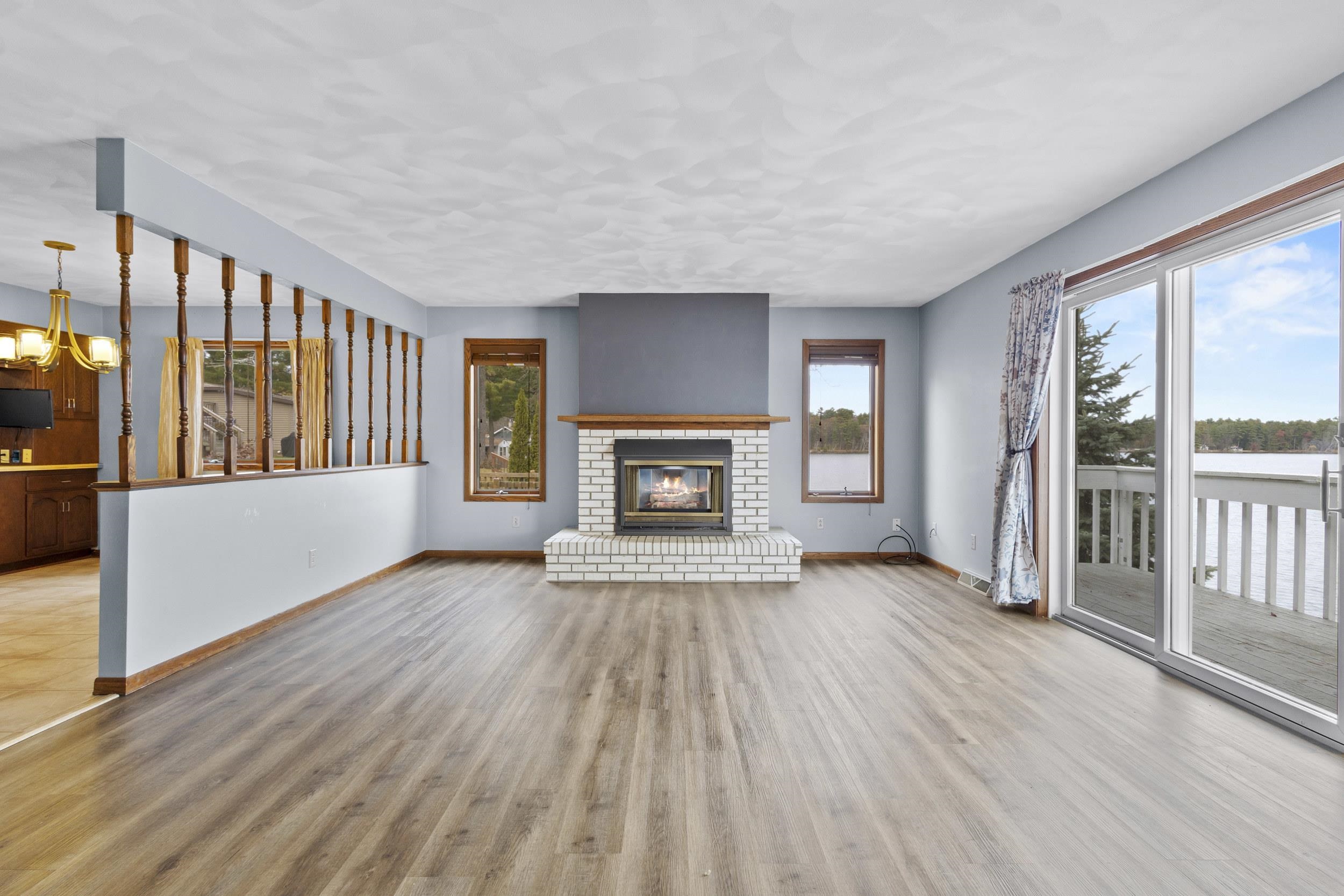 Clintonville, Wisconsin 54929, United States, 4 Bedrooms Bedrooms, ,2 BathroomsBathrooms,Residential,Active,242603