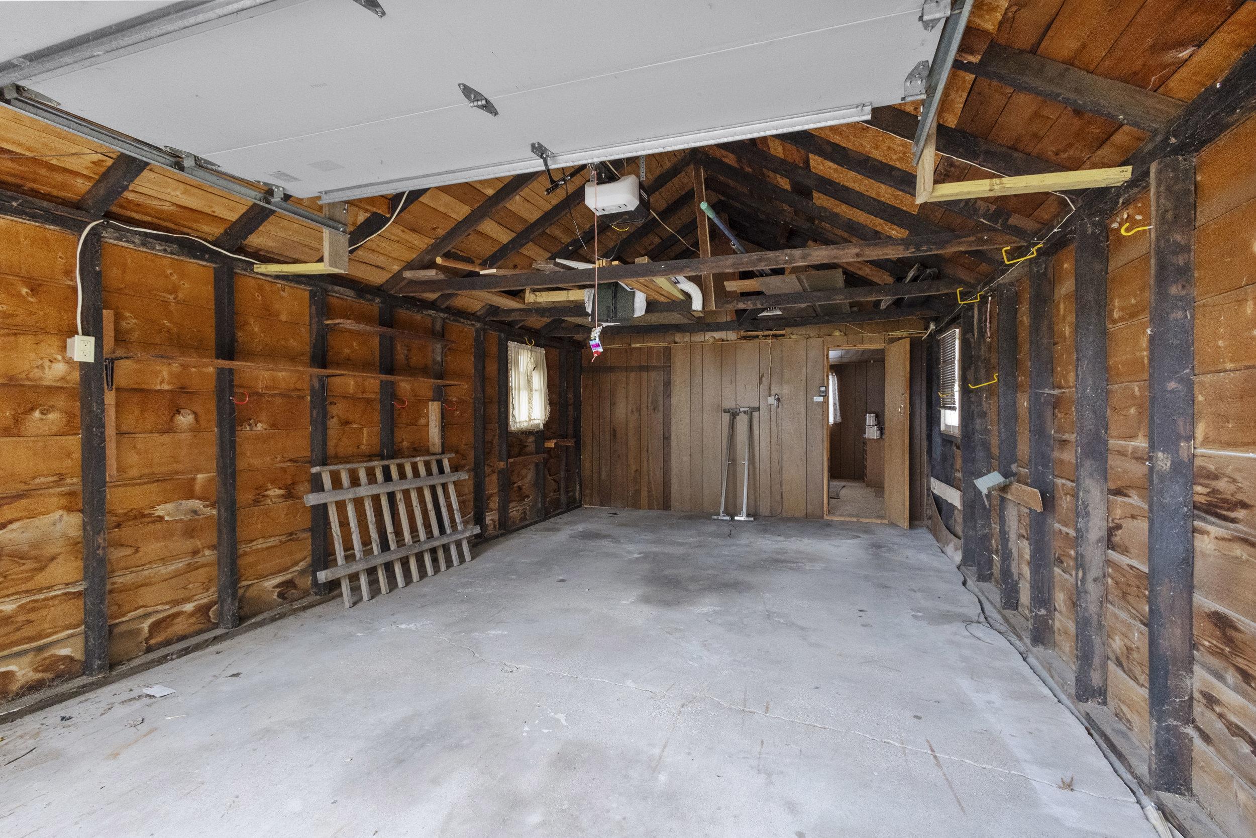 Clintonville, Wisconsin 54929, United States, 4 Bedrooms Bedrooms, ,2 BathroomsBathrooms,Residential,Active,242603