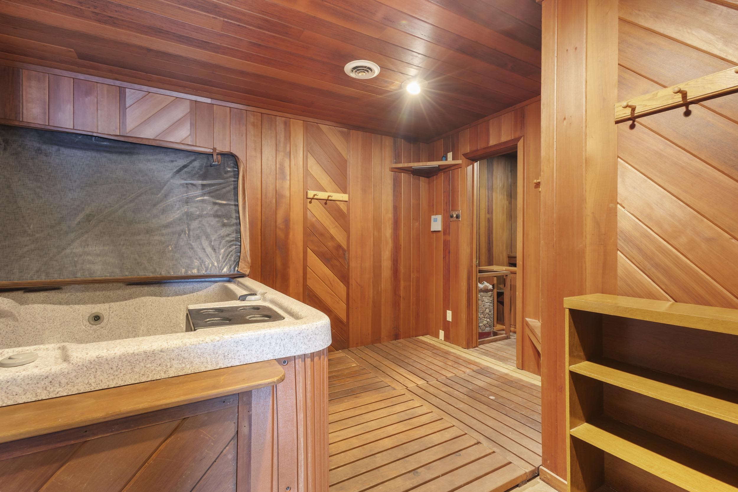 Clintonville, Wisconsin 54929, United States, 4 Bedrooms Bedrooms, ,2 BathroomsBathrooms,Residential,Active,242603