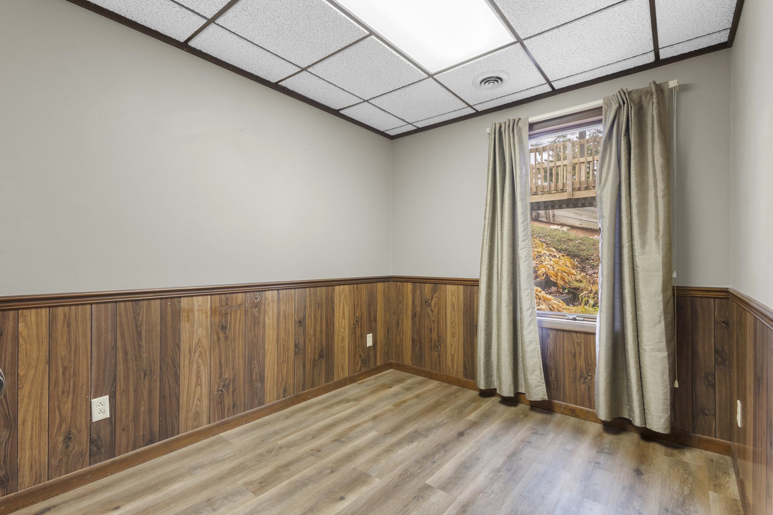 Clintonville, Wisconsin 54929, United States, 4 Bedrooms Bedrooms, ,2 BathroomsBathrooms,Residential,Active,242603