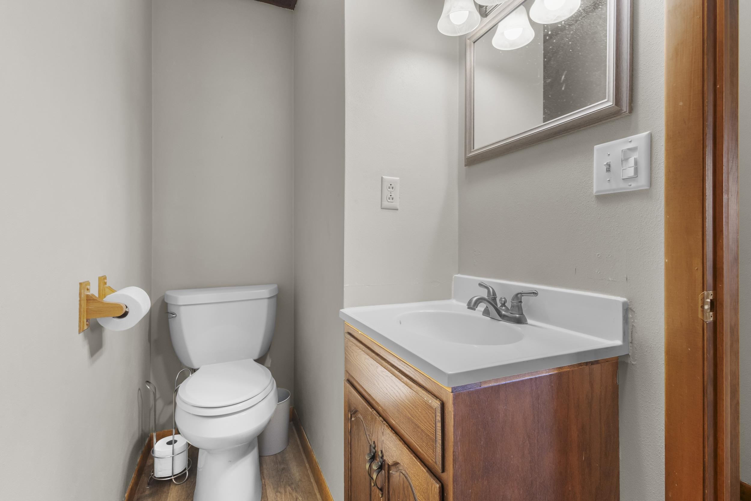 Clintonville, Wisconsin 54929, United States, 4 Bedrooms Bedrooms, ,2 BathroomsBathrooms,Residential,Active,242603