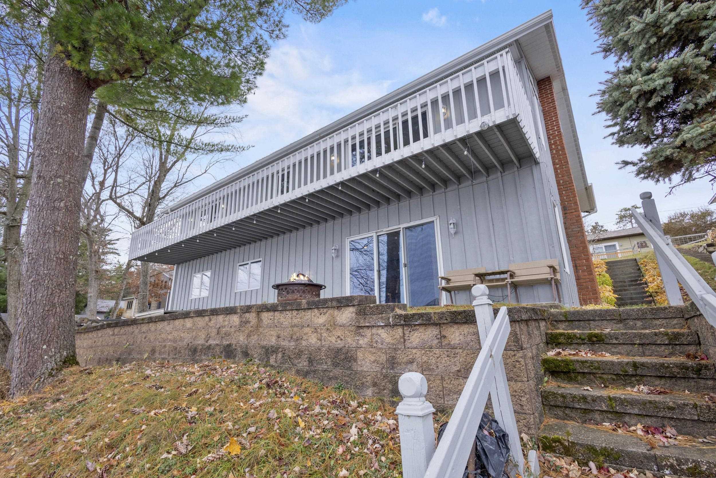 Clintonville, Wisconsin 54929, United States, 4 Bedrooms Bedrooms, ,2 BathroomsBathrooms,Residential,Active,242603