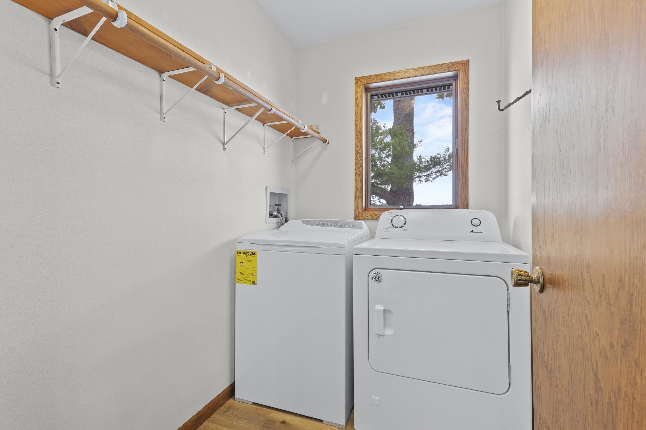 Clintonville, Wisconsin 54929, United States, 4 Bedrooms Bedrooms, ,2 BathroomsBathrooms,Residential,Active,242603