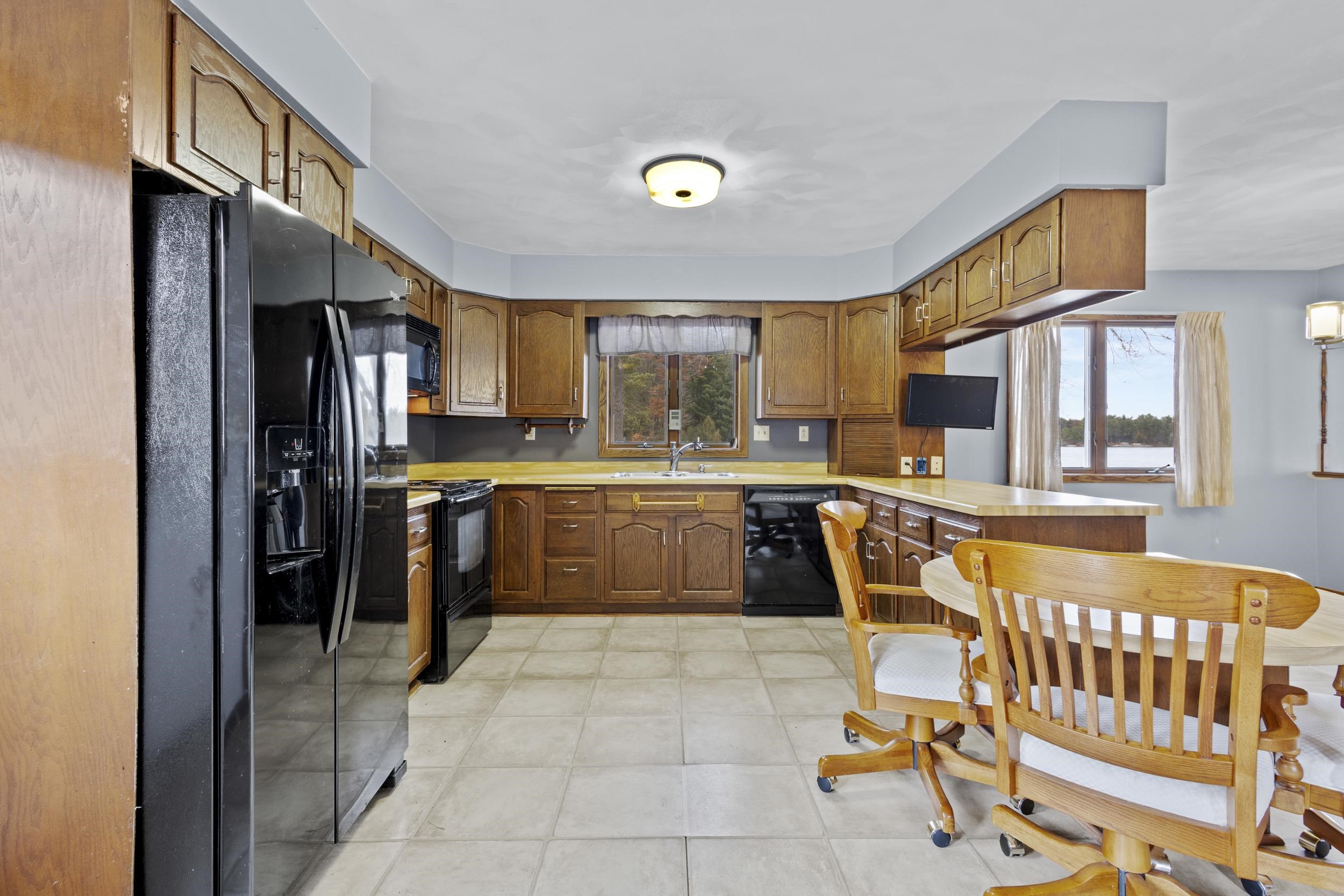 Clintonville, Wisconsin 54929, United States, 4 Bedrooms Bedrooms, ,2 BathroomsBathrooms,Residential,Active,242603