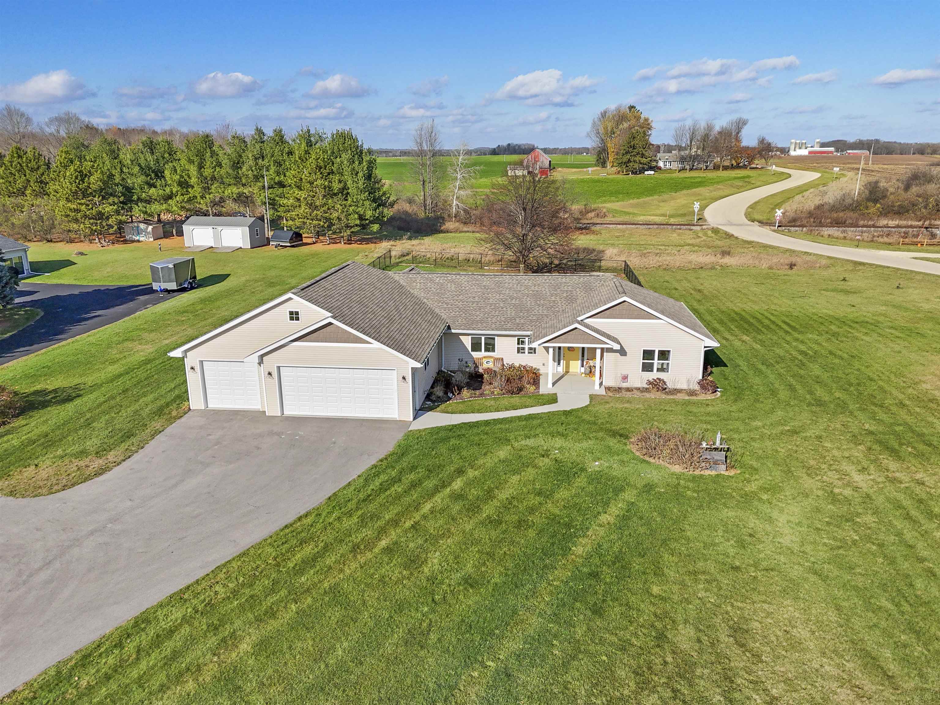 Shawano, Wisconsin 54166, United States, 3 Bedrooms Bedrooms, ,2 BathroomsBathrooms,Residential,Active,218682