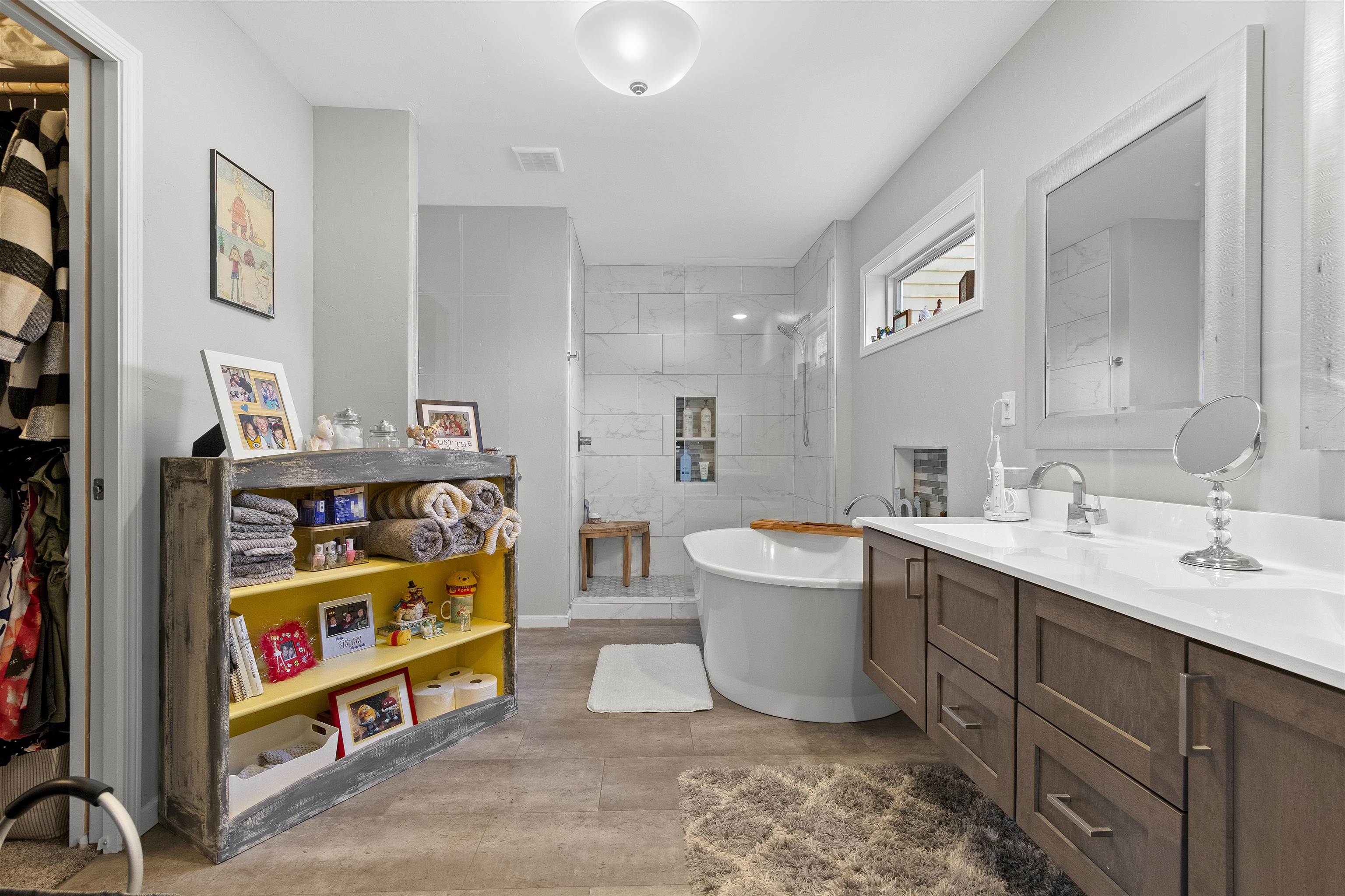 Shawano, Wisconsin 54166, United States, 3 Bedrooms Bedrooms, ,2 BathroomsBathrooms,Residential,Active,218682