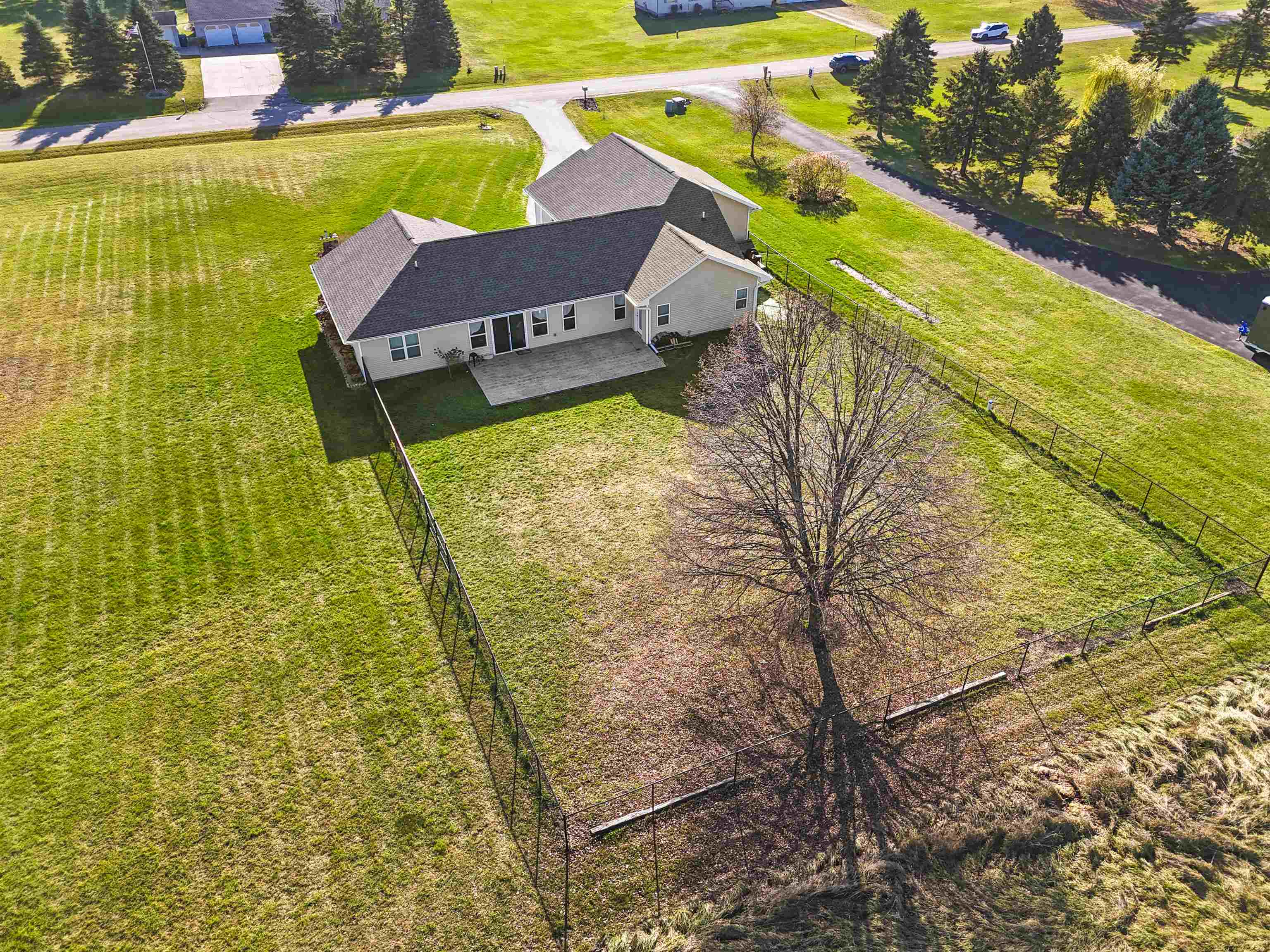 Shawano, Wisconsin 54166, United States, 3 Bedrooms Bedrooms, ,2 BathroomsBathrooms,Residential,Active,218682