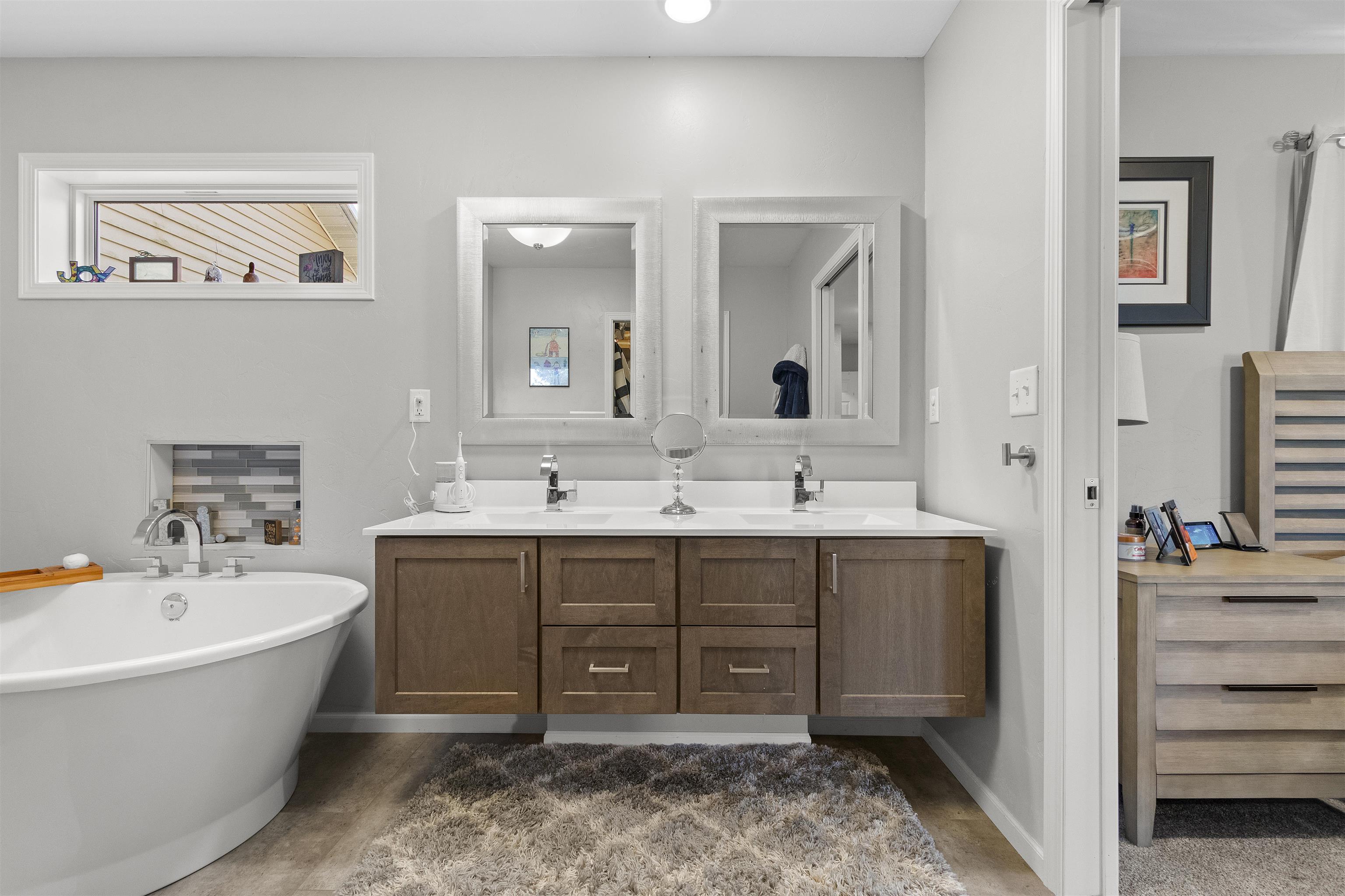 Shawano, Wisconsin 54166, United States, 3 Bedrooms Bedrooms, ,2 BathroomsBathrooms,Residential,Active,218682