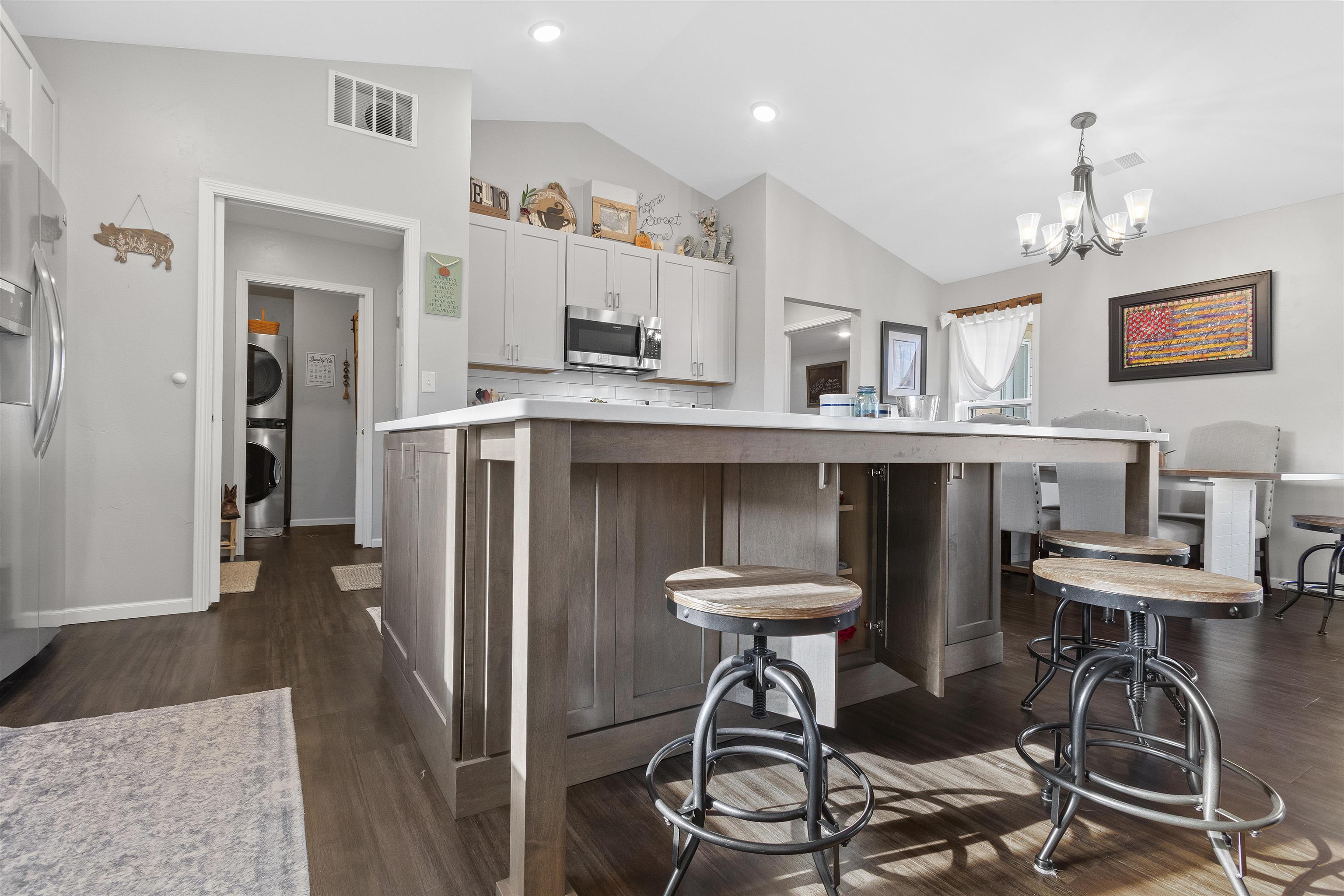 Shawano, Wisconsin 54166, United States, 3 Bedrooms Bedrooms, ,2 BathroomsBathrooms,Residential,Active,218682