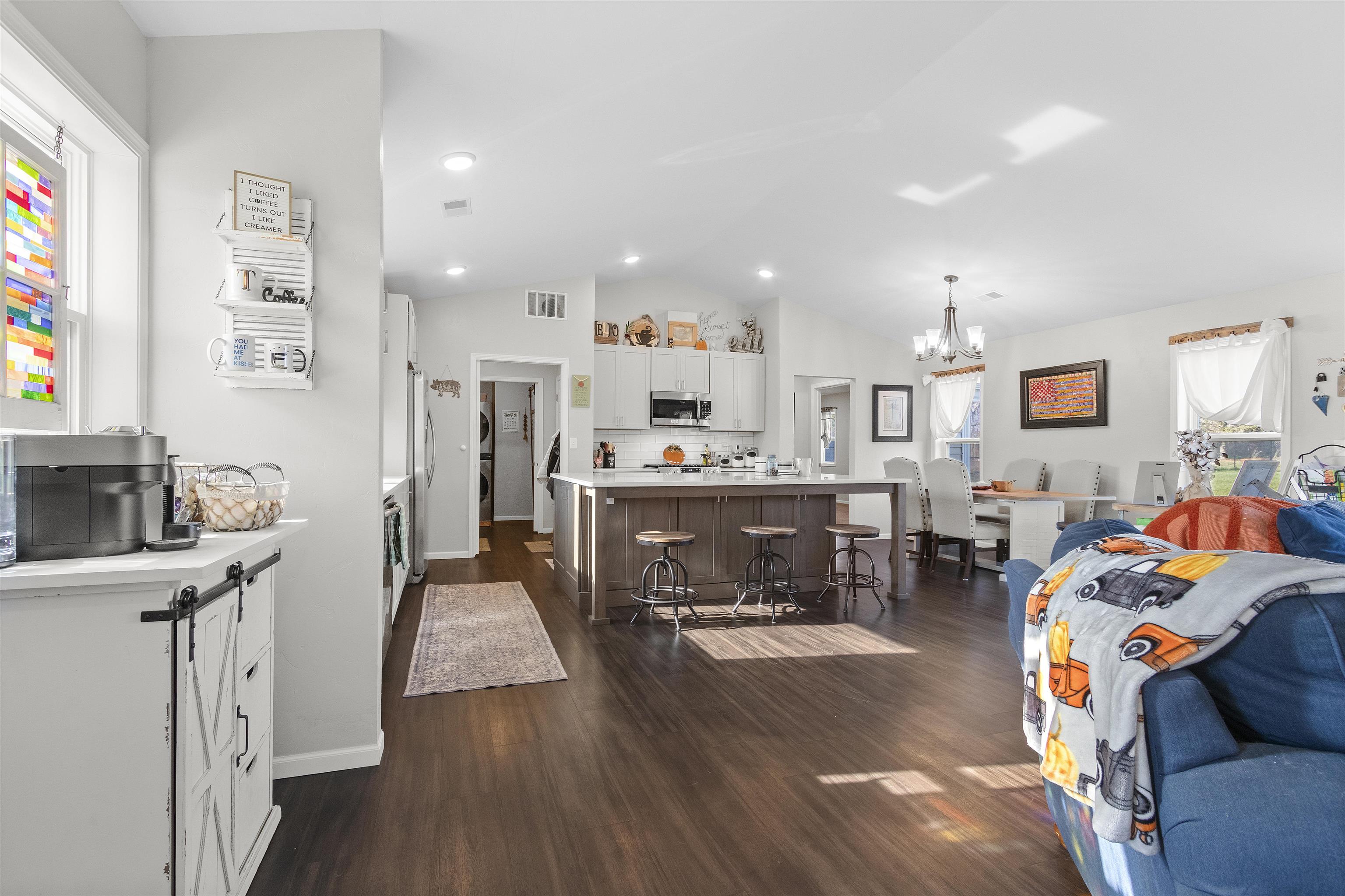 Shawano, Wisconsin 54166, United States, 3 Bedrooms Bedrooms, ,2 BathroomsBathrooms,Residential,Active,218682