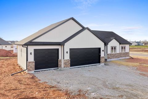 Photo of 8347 MARLO Avenue, NEENAH, WI 54956 (MLS # 50323316)