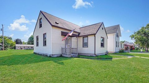 Photo of 1314 ELLIS Street, KEWAUNEE, WI 54216 (MLS # 50316092)