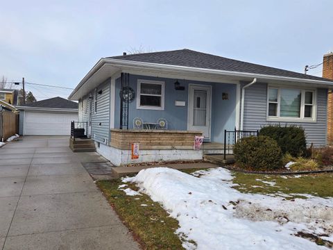 Photo of 1230 S 31ST Street, MANITOWOC, WI 54220 (MLS # 50319786)