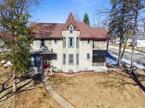 205 W 5TH Street KAUKAUNA WI 54130