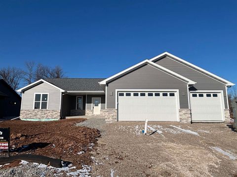 Photo of N9257 BREEZY Way, APPLETON, WI 54915 (MLS # 50320188)