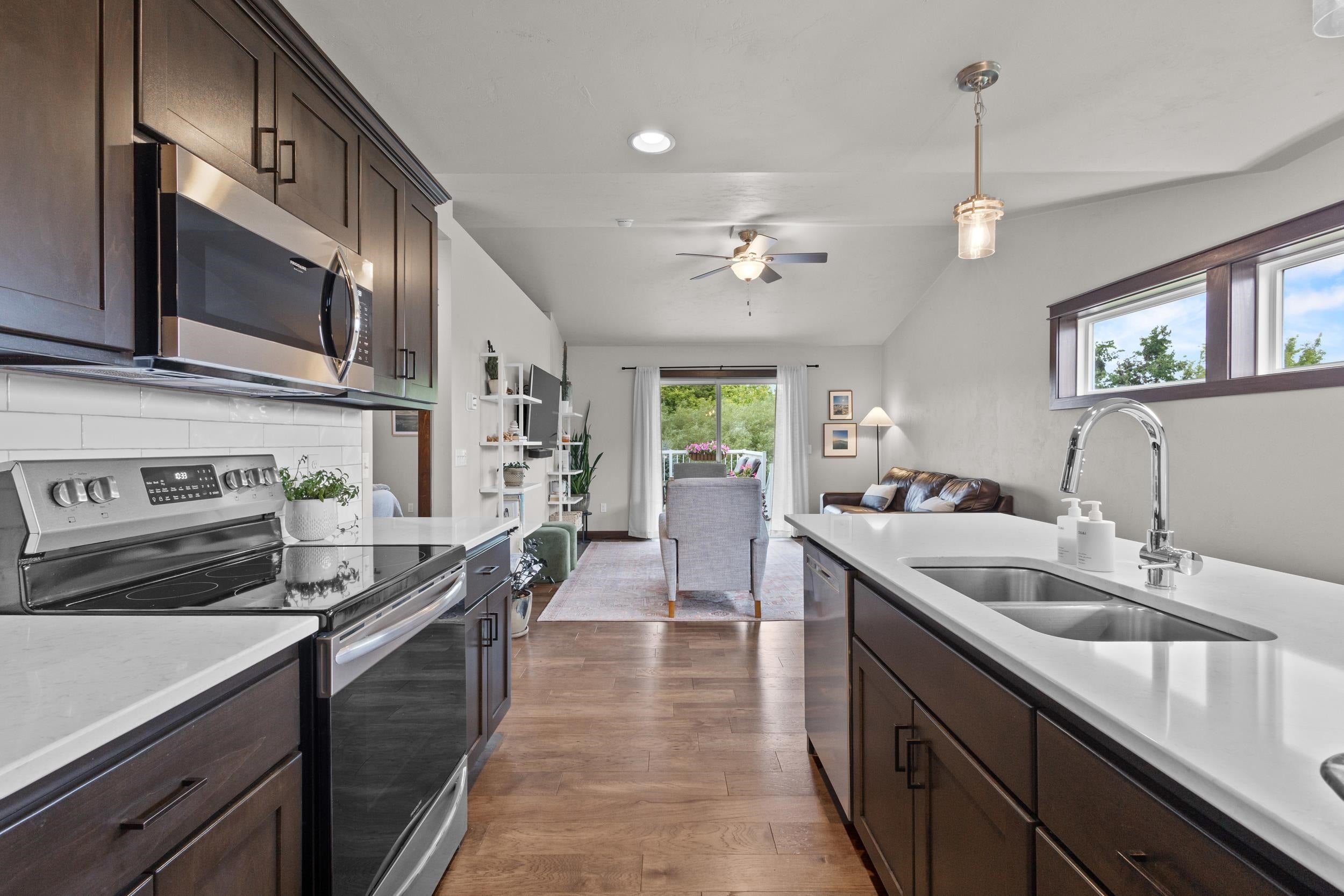 4842 N MARLO Way 33