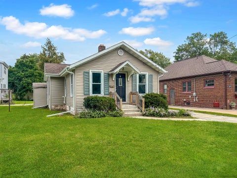 Photo of 1405 S VAN BUREN Street, GREEN BAY, WI 54301 (MLS # 50332843)