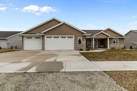 Photo of 2934 E TURQUOISE Lane, APPLETON, WI 54913 (MLS # 50323390)