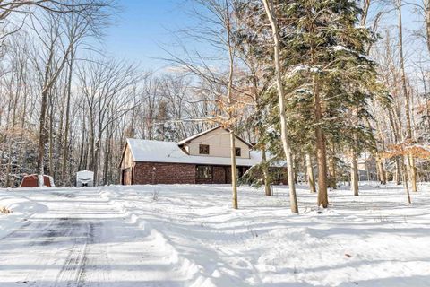 Photo of 3398 WILDERNESS Trail, SUAMICO, WI 54313 (MLS # 50320005)