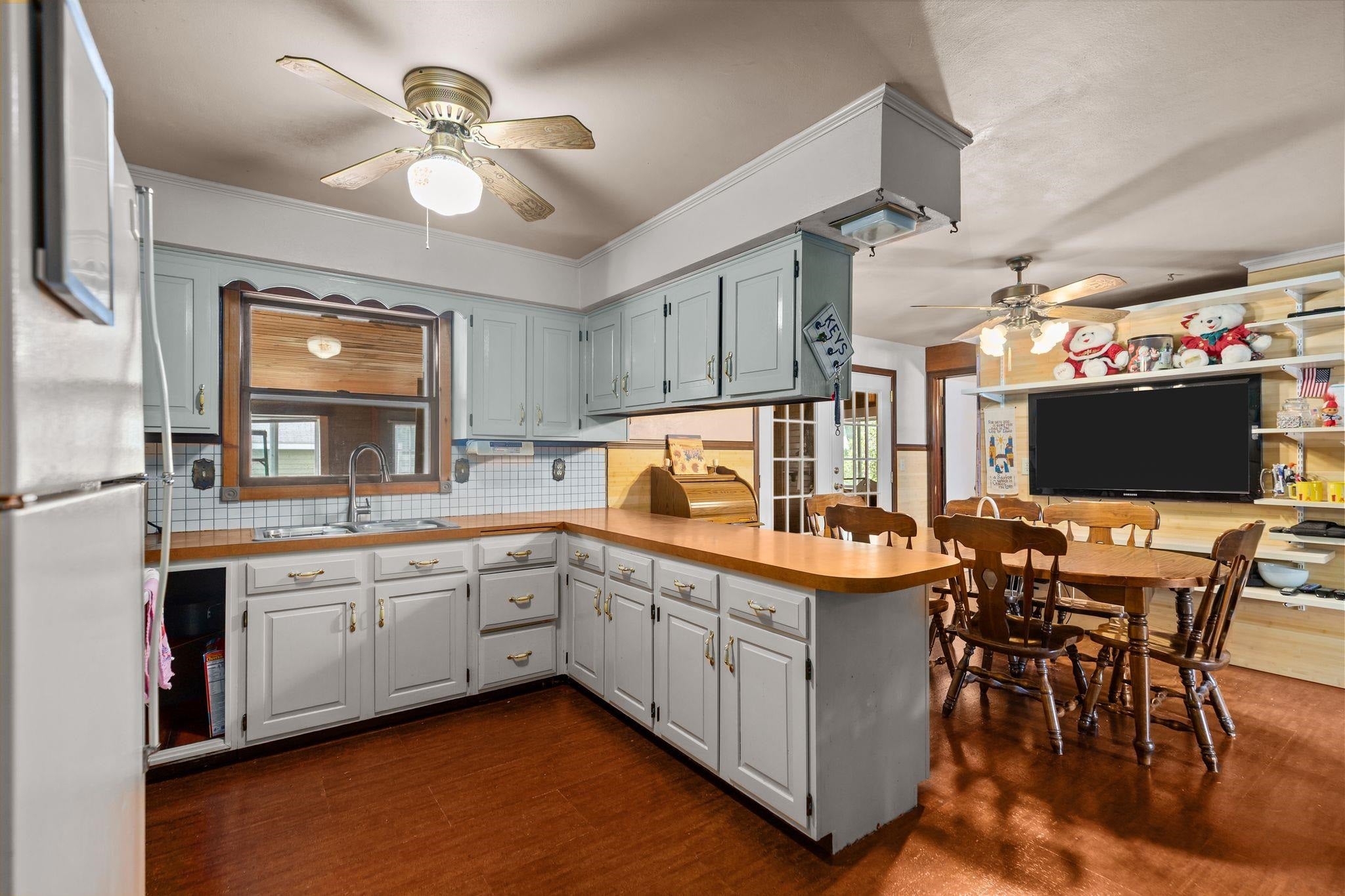26 BITTERSWEET Court