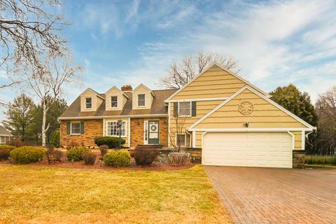 Photo of 747 BORDEAUX Rue, GREEN BAY, WI 54301 (MLS # 50321514)