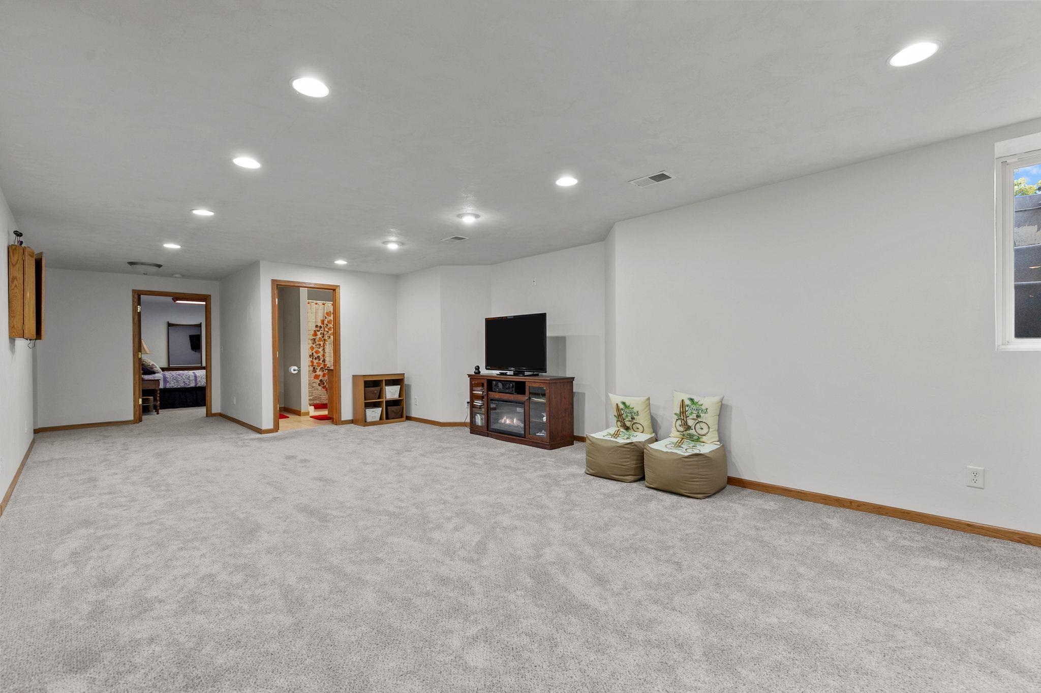 Sherwood, Wisconsin 54169, United States, 5 Bedrooms Bedrooms, ,5 BathroomsBathrooms,Residential,Active,192091