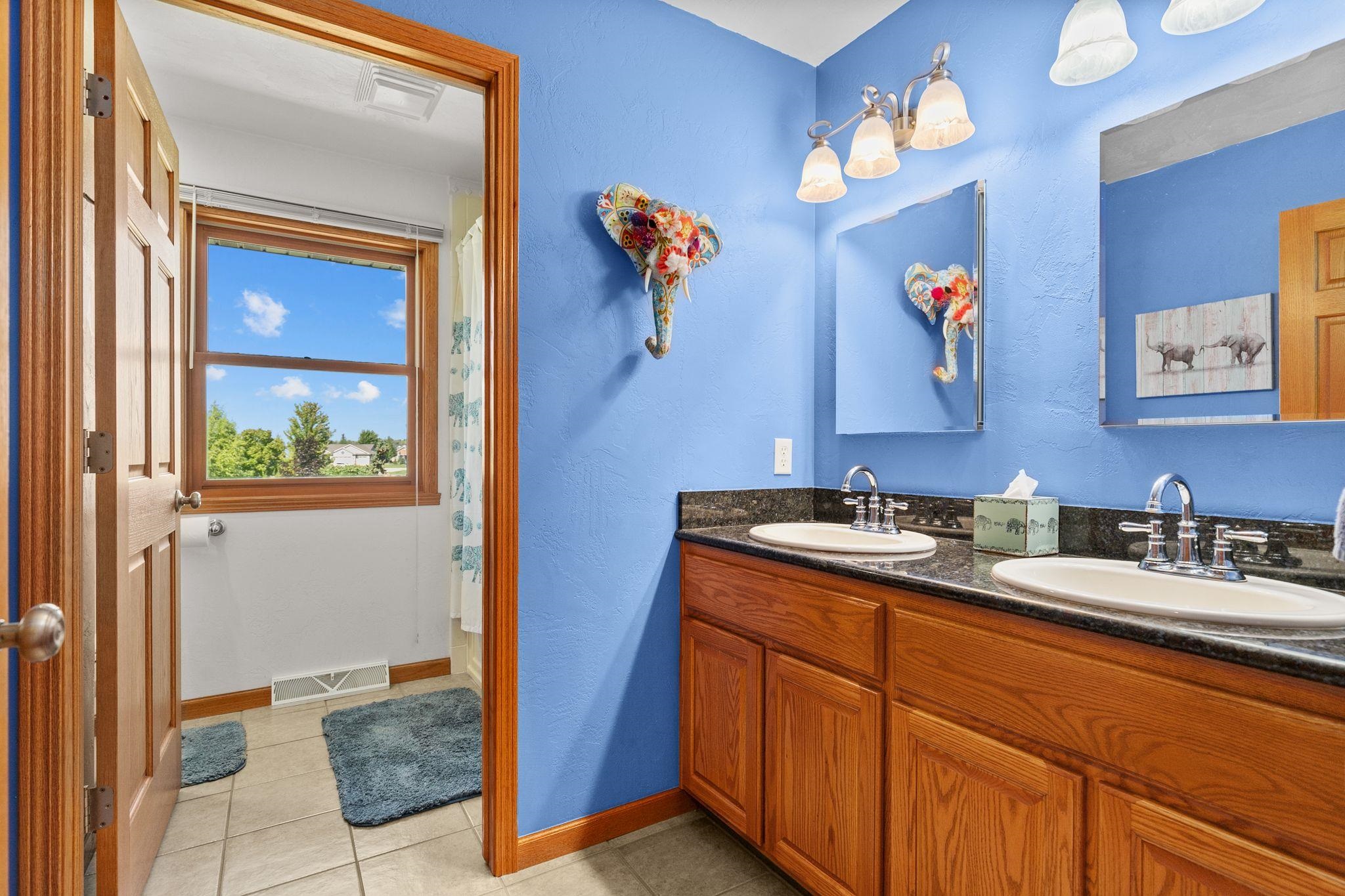 Sherwood, Wisconsin 54169, United States, 5 Bedrooms Bedrooms, ,5 BathroomsBathrooms,Residential,Active,192091