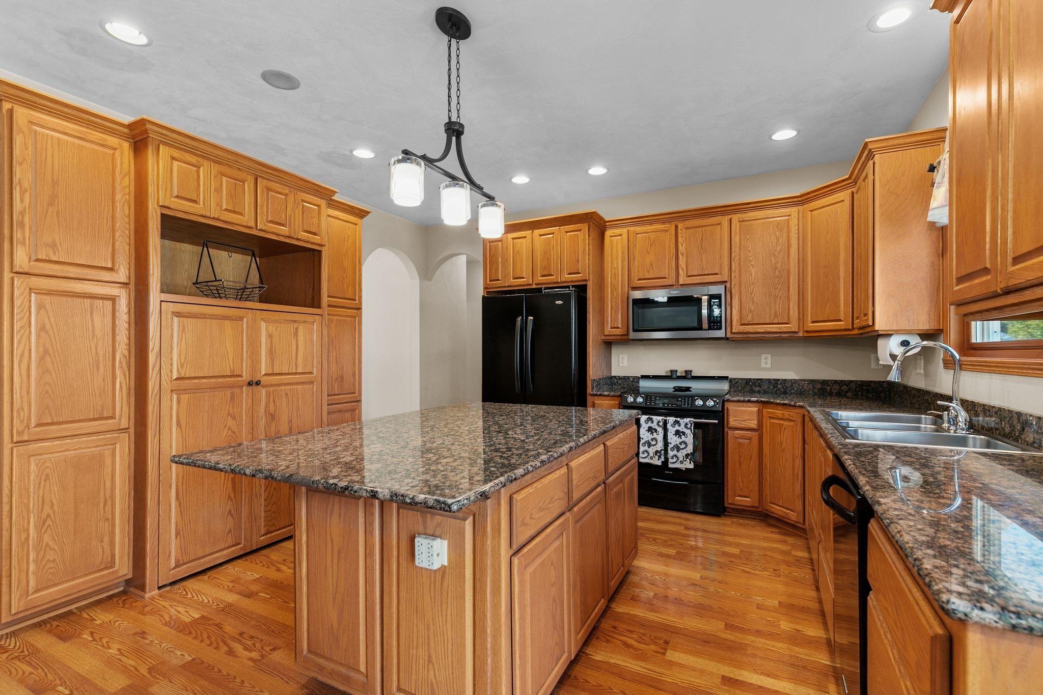 Sherwood, Wisconsin 54169, United States, 5 Bedrooms Bedrooms, ,5 BathroomsBathrooms,Residential,Active,192091