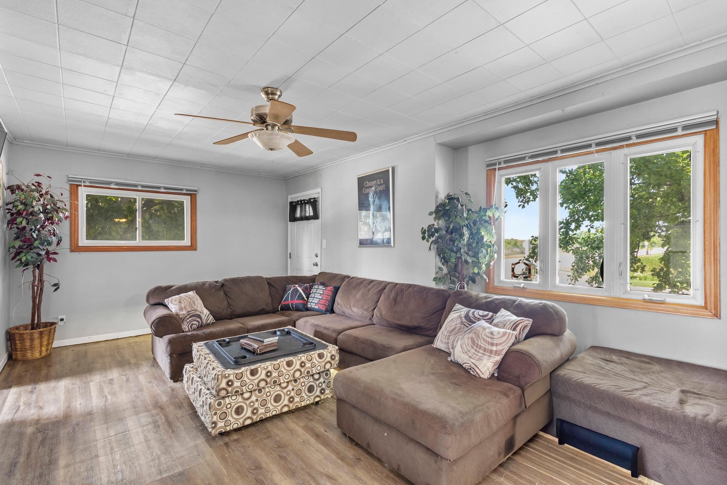 1222 KNAPP Street