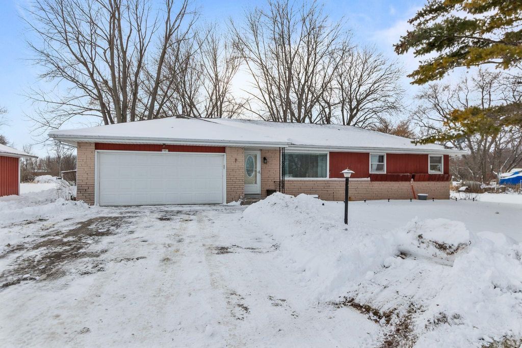 Photo of 5481 E REIGHMOOR Road, OMRO, WI 54963 (MLS # 50319160)