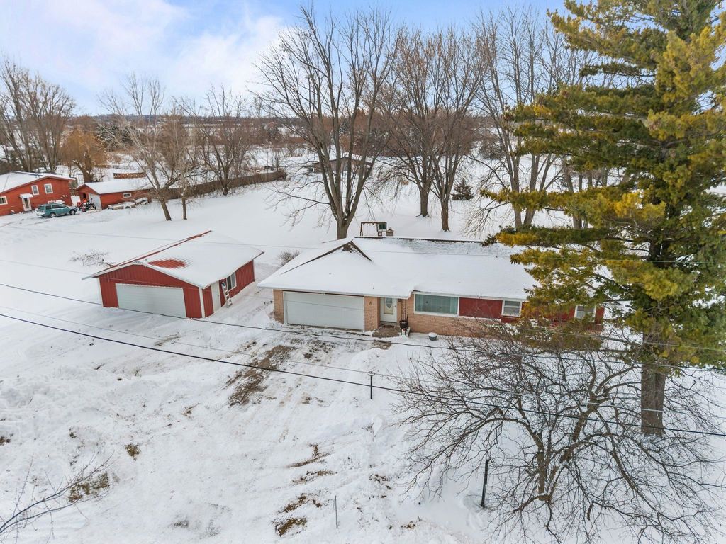 Photo of 5481 E REIGHMOOR Road, OMRO, WI 54963 (MLS # 50319160)