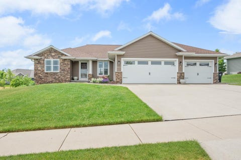 Photo of 3543 BECKET Drive, GREEN BAY, WI 54313 (MLS # 50327320)