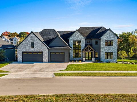 Photo of 2011 LABYRINTH Lane, DE PERE, WI 54115 (MLS # 50320385)