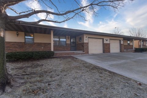 Photo of 500 S KENSINGTON Drive, APPLETON, WI 54915 (MLS # 50322025)