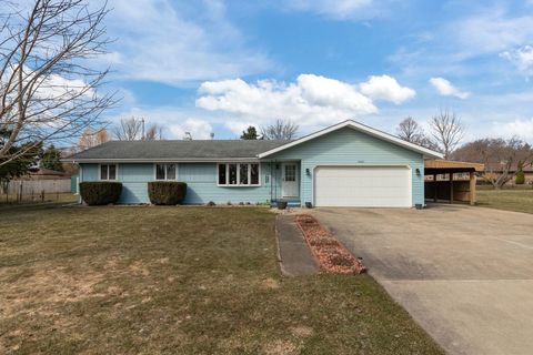 Photo of N461 MAYFLOWER Drive, APPLETON, WI 54914 (MLS # 50323203)
