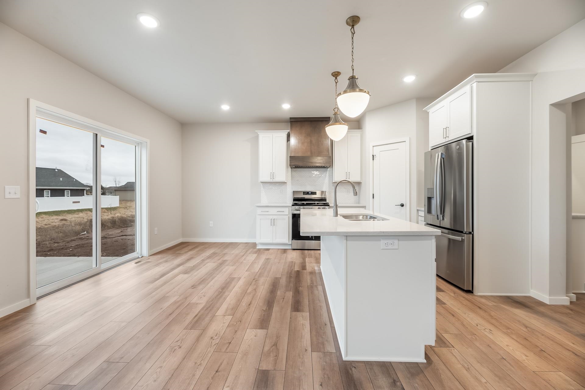 3731 E GLADIOLUS Place