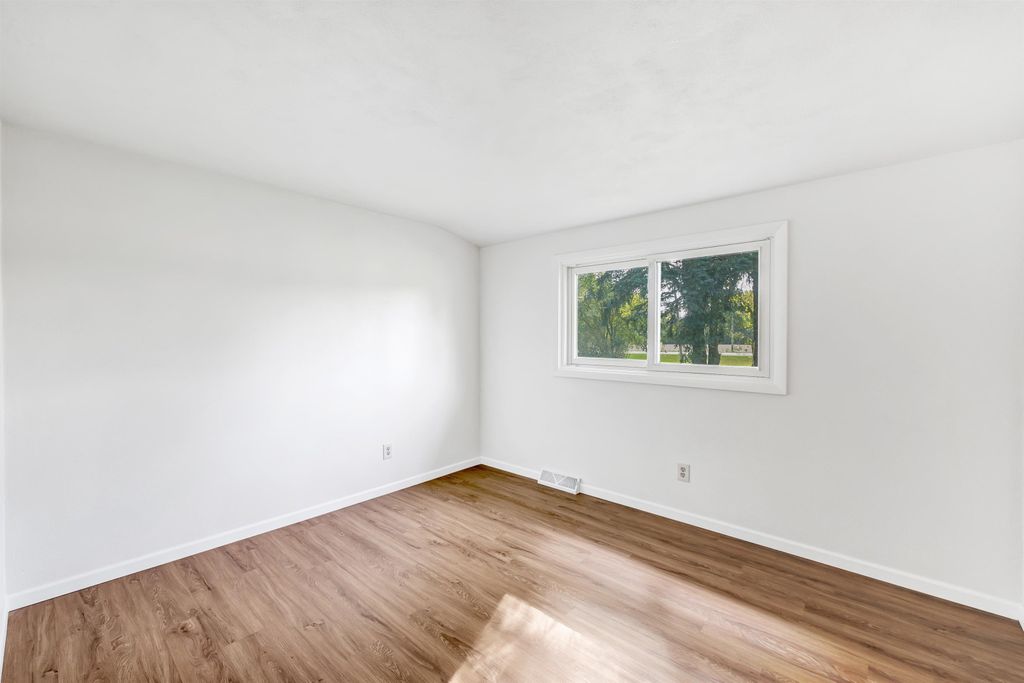 Photo of 4076 COUNTY ROAD G, OSHKOSH, WI 54904 (MLS # 50319164)