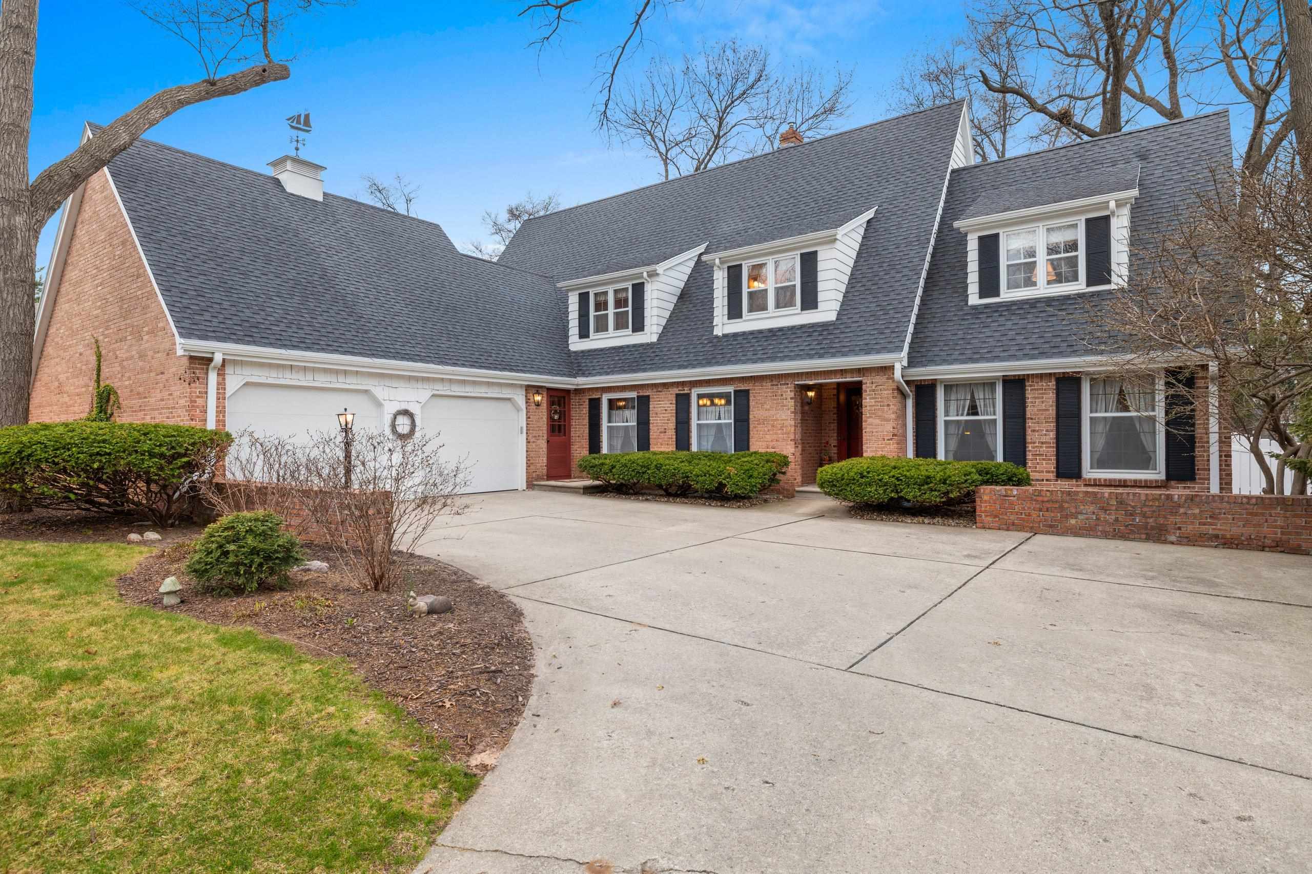 Photo 1 of 86 — 1420 SHANNON Street, GREEN BAY, WI 54304