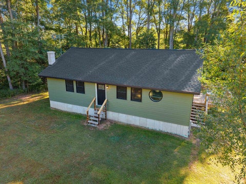 Photo of N14976 OLD HIGHWAY 141 RD, AMBERG, WI 54120 (MLS # 50332592)
