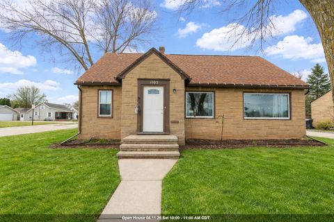 Photo of 1105 MADISON Street, LITTLE CHUTE, WI 54140 (MLS # 50323182)