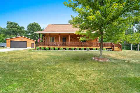 Photo of W13501 MERLIN Lane, CRIVITZ, WI 54114 (MLS # 50330247)