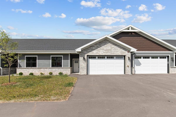 3014 COMMUNITY WAY, MENASHA, WI 54952 - Image e0f942aec5ca26a1bd65c8f8f075dc85/3307938460
