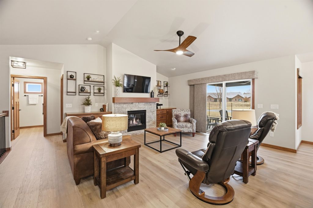 Photo of 2215 E HONEYGOLD Court, APPLETON, WI 54913 (MLS # 50322169)