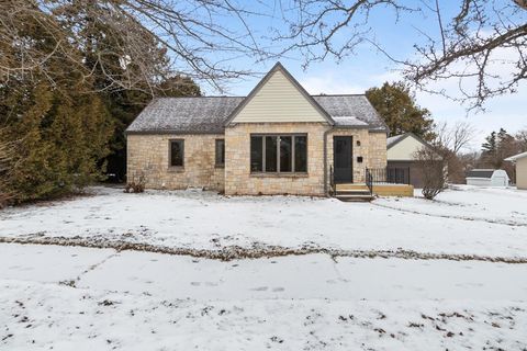 Photo of 1105 FREMONT Street, ALGOMA, WI 54201 (MLS # 50319495)