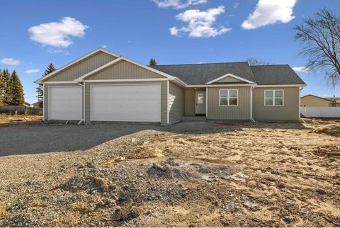 Photo of N3938 DEERE Drive, FREEDOM, WI 54130 (MLS # 50323324)