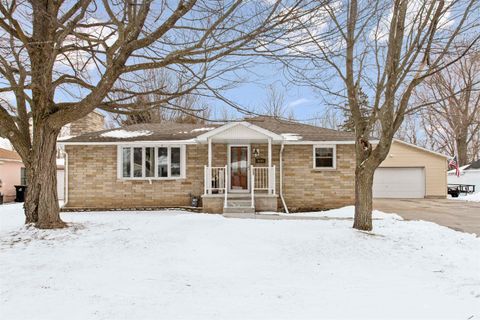 Photo of 4000 13TH Street, MENOMINEE, MI 49858 (MLS # 50321544)